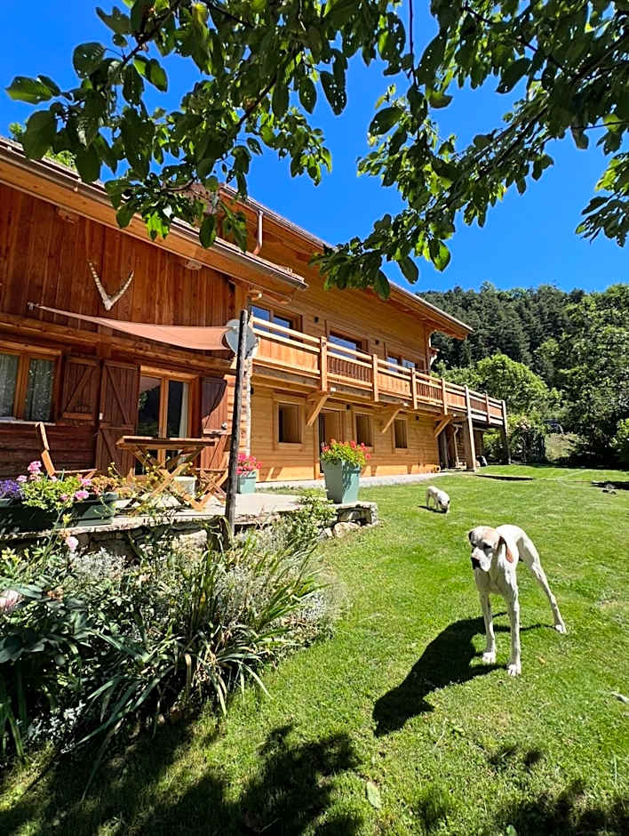 Chez Fred et Carine (Petit-déjeuner bio inclus)