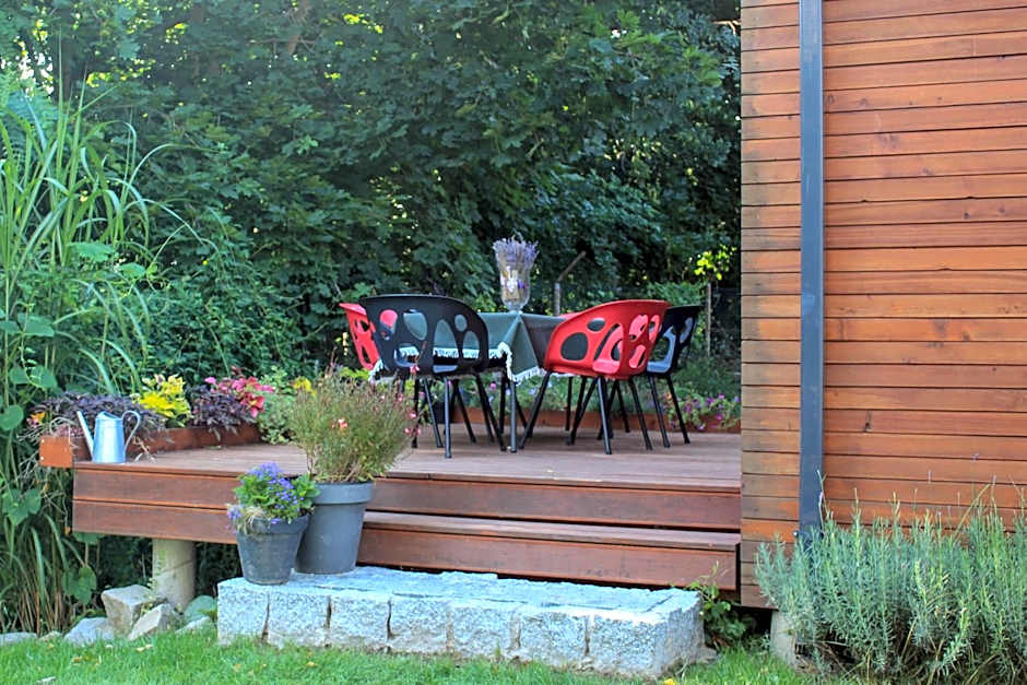 Lawendowo- sauna, jacuzzi, domki w ogrodzie i apartamenty w kamienicy