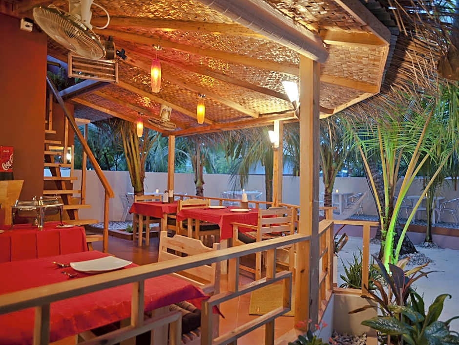 Stingray Beach Inn at Maafushi