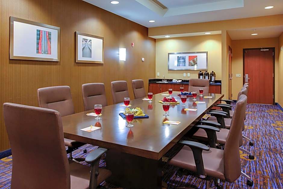 Courtyard by Marriott Republic Airport Long Island/Farmingdale