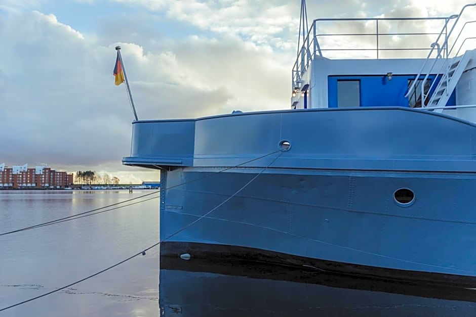 ARCONA - Übernachten auf dem Wasser - direkt am Bontekai