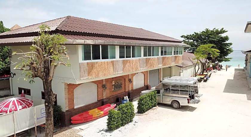 walking street hostel by new wave