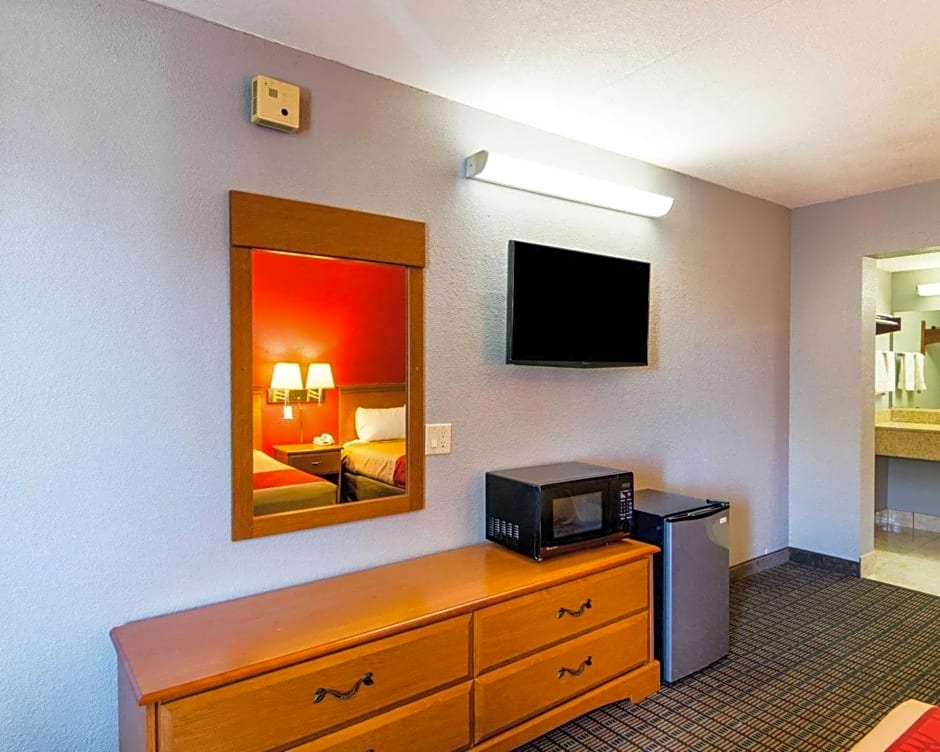 Econo Lodge Wichita Falls Downtown