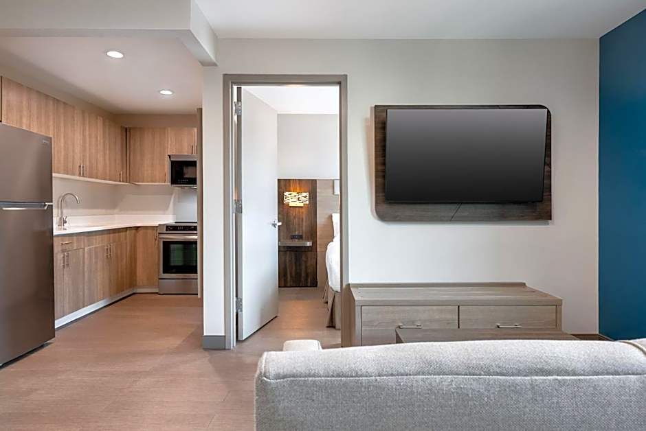 Holiday Inn Express And Suites Bronx NYC By IHG