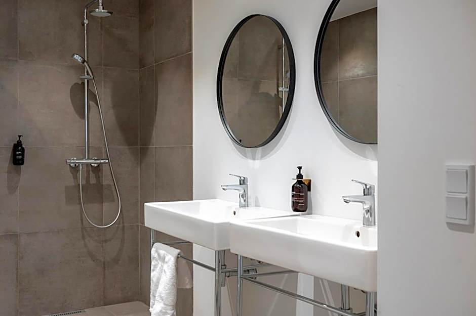 The Lakes apartments by Daniel&Jacob's