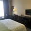 Days Inn & Suites by Wyndham Tucker/Northlake