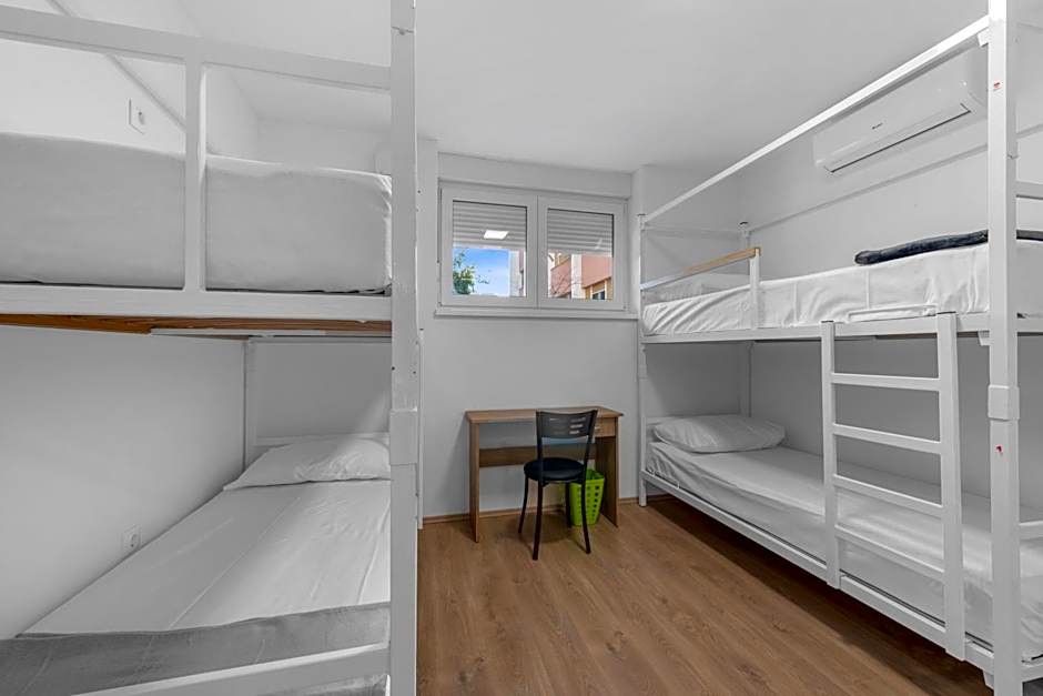 Hostel Elli