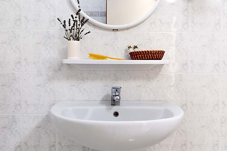 Hotel with swimming pool immersed in the typical Tuscan countryside just 5 minutes from Massa Marittima