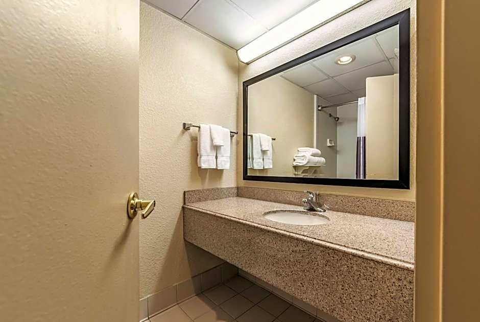 Ramada by Wyndham Fairfield NJ