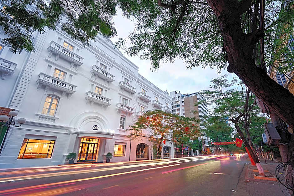 Manoir Des Arts Hotel