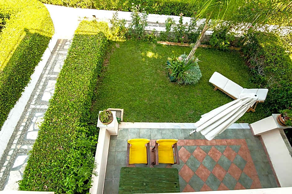 Sunny Garden Aparthotel