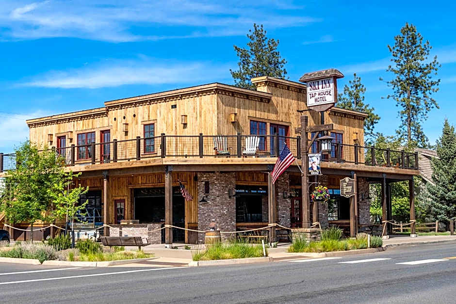 Ski Inn Taphouse Hotel