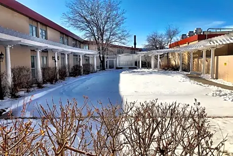Riverside Hotel & Conference Center