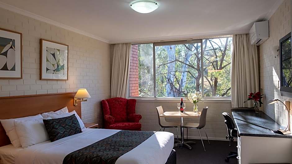 Parkview Motor Inn and Apartments