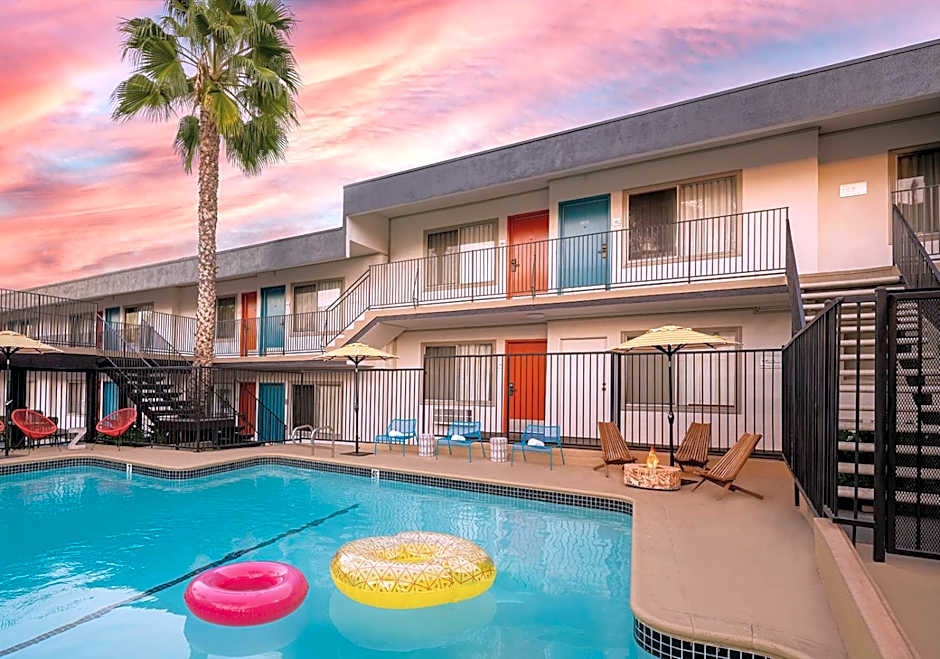 The Sojourn Los Angeles - Sherman Oaks