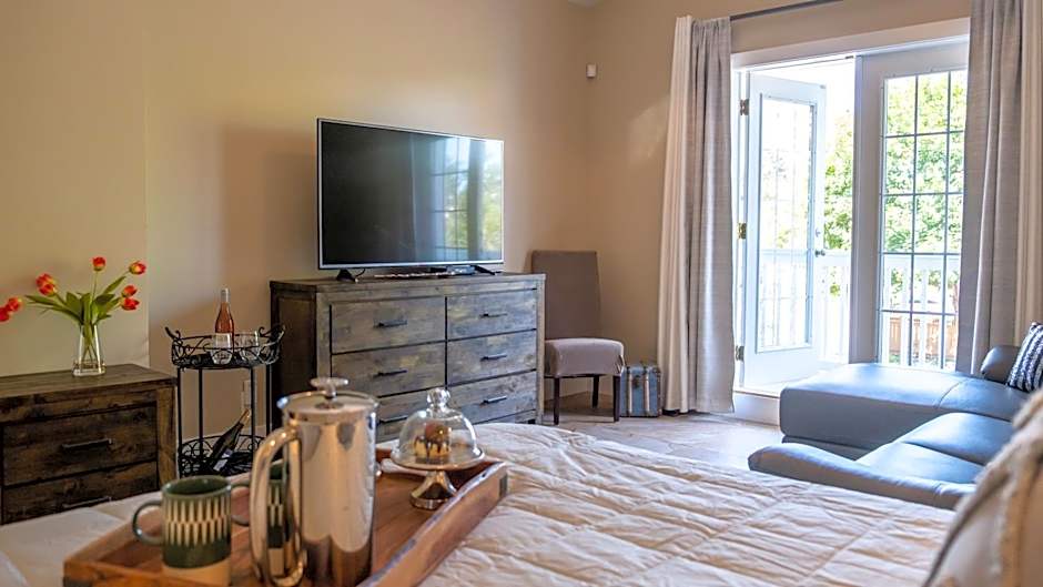 Kelowna Bed & Breakfast - CHATHAM HOUSE