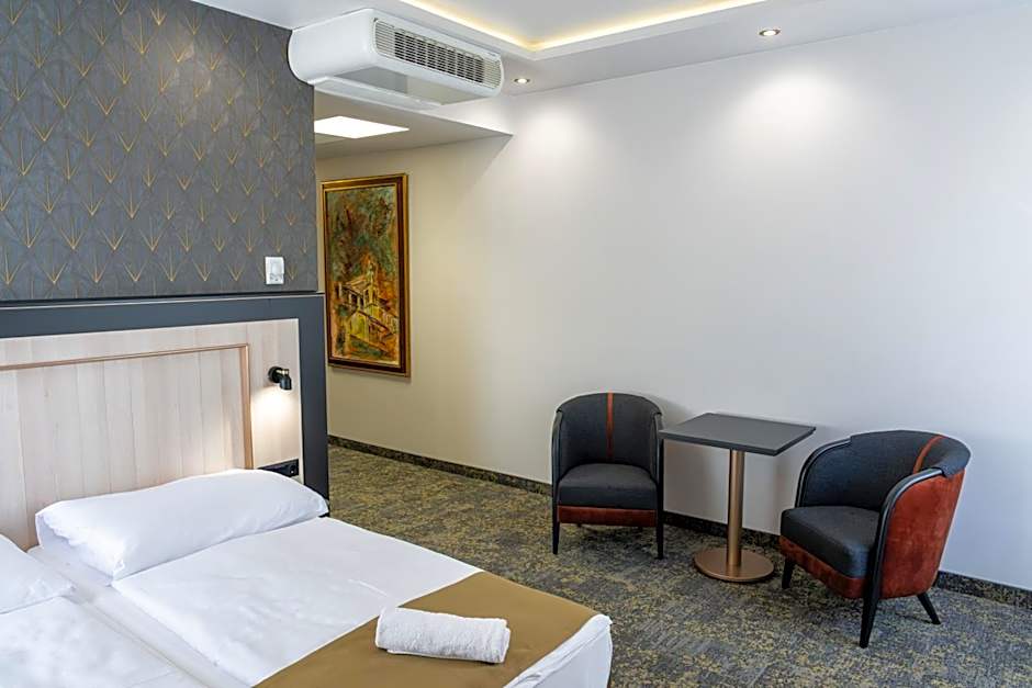 Hotel Garzon Plaza