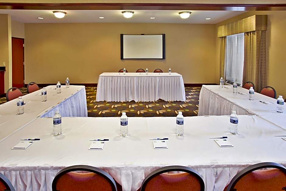 Holiday Inn Express Hotel & Suites Woodhaven By IHG