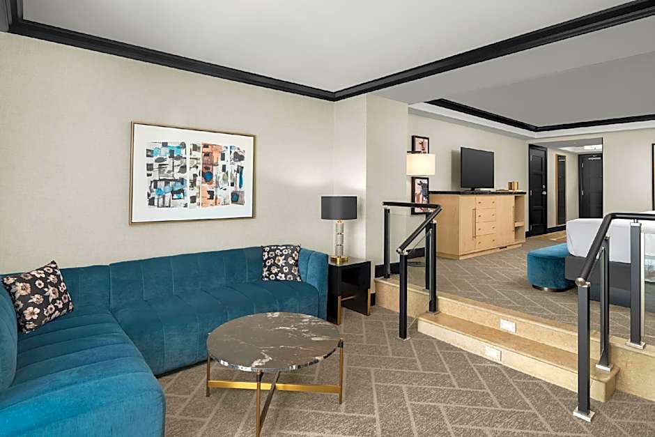 Photo 1 of 4 of Premium 2 Queen Beds Suite, Smoking