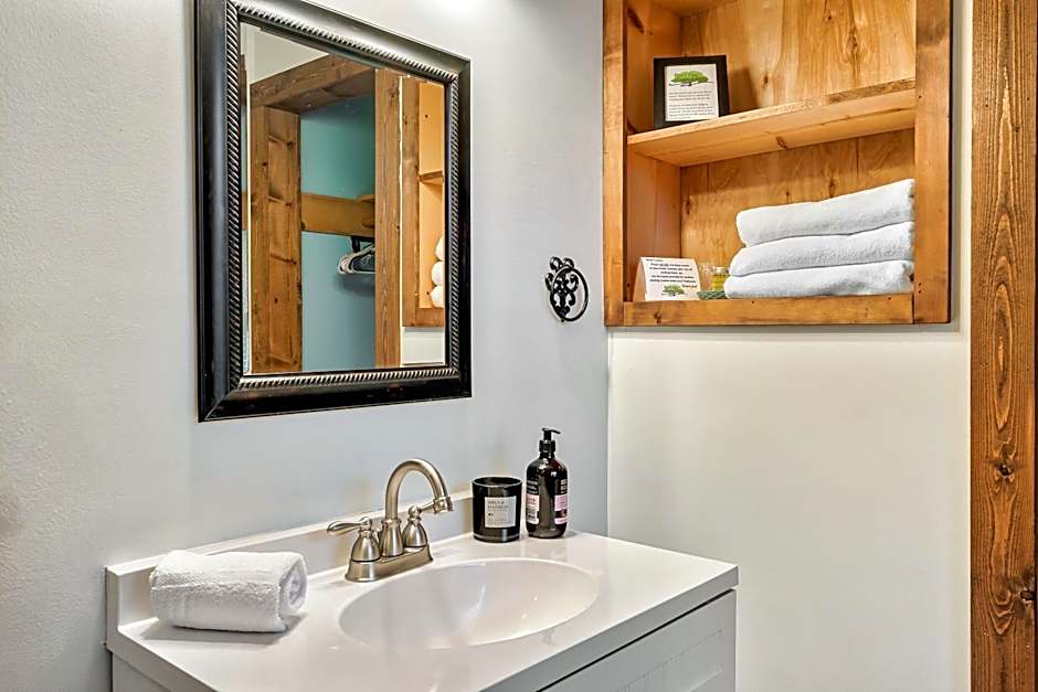 Rivers Edge Treehouses