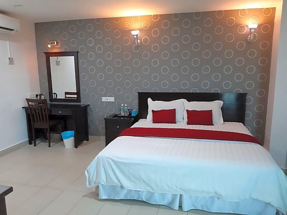 Photo 1 of 7 of Deluxe 1 King Bed
