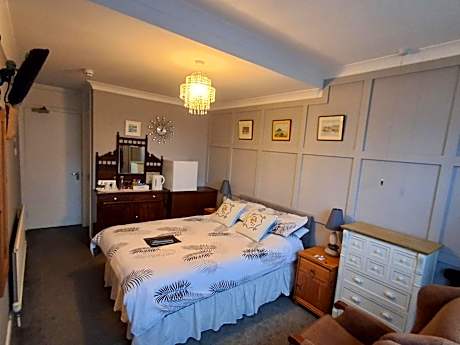 Deluxe Double Room with Shower