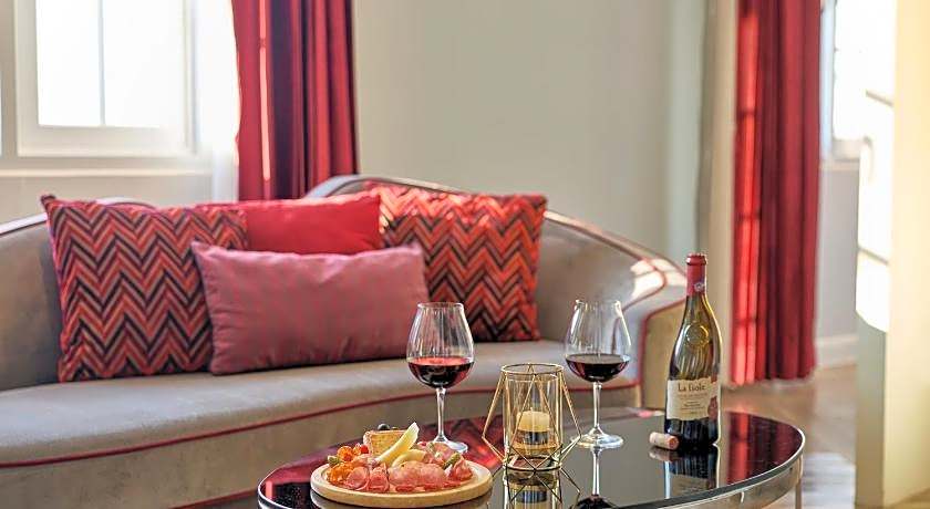 La Seine Boutique Hotel