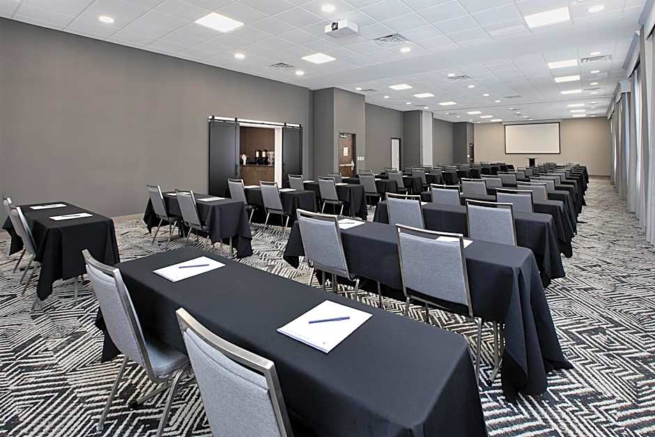 DoubleTree by Hilton Hotel Detroit - Novi