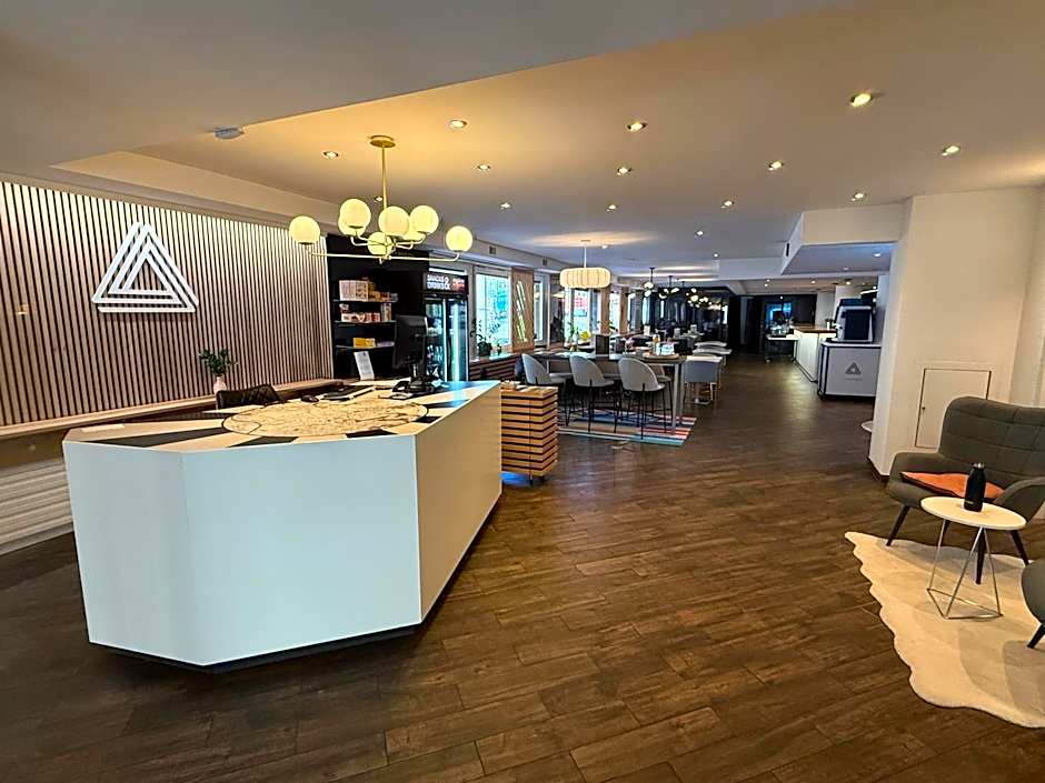 Hotel Alpha