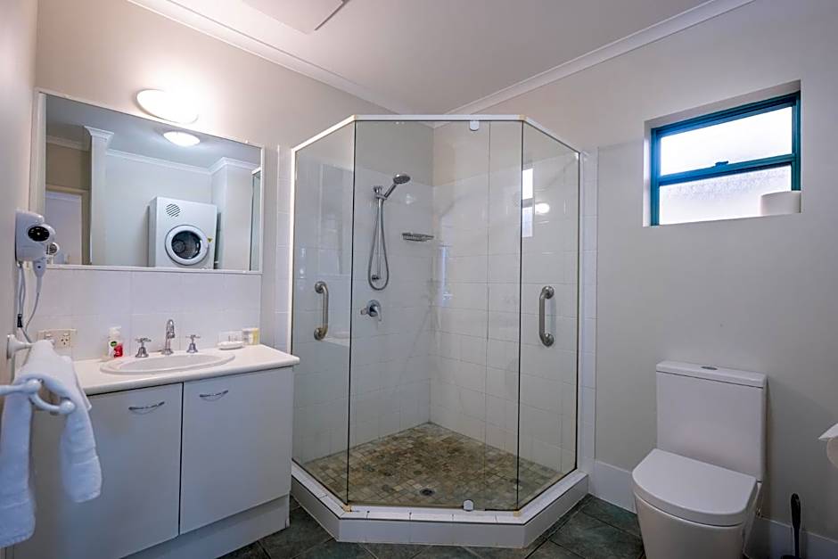 Noosa River Sandy Shores Hotel