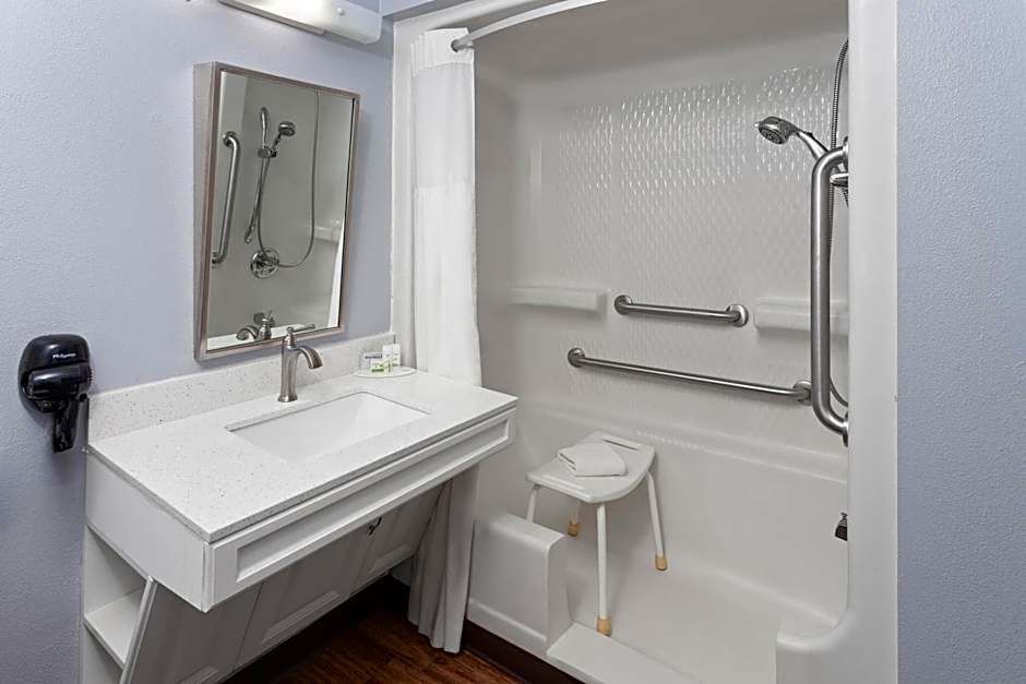 Baymont by Wyndham Manistee