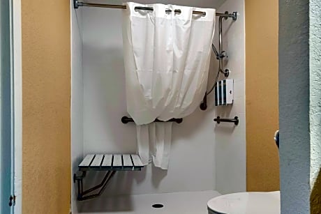1 Double Bed Roll In Shower No - Smoking