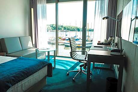 Deluxe Double or Twin Room with Lake View