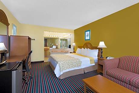 Deluxe King Room - Non-Smoking