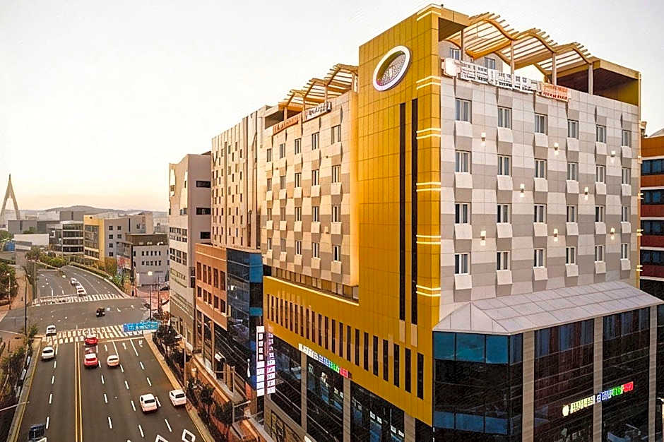 Golden Business Hotel