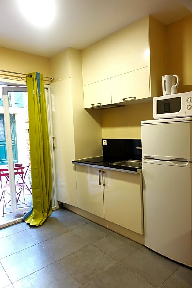 Studios Meublés du Centre Village