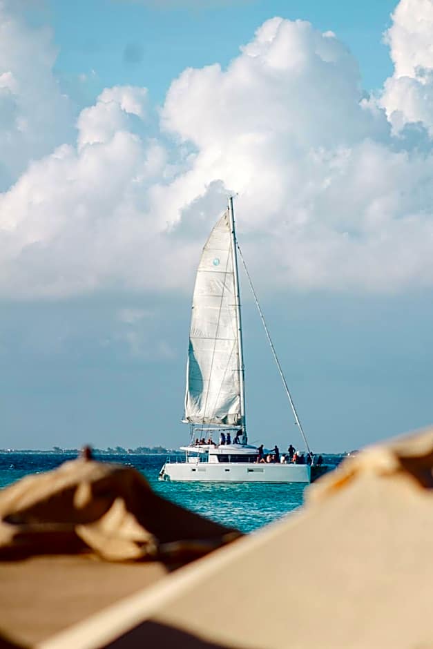 Ixchel Beach Hotel
