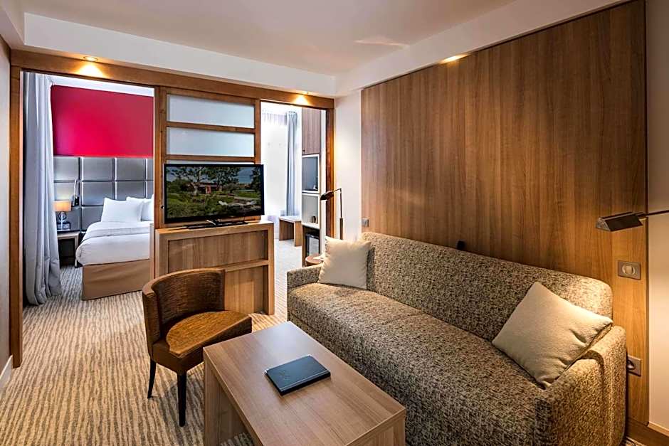 Best Western Plus Le Lavarin