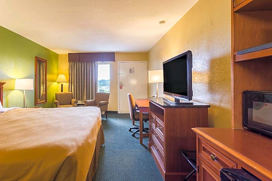 Econo Lodge White Pine Morristown I-81 & I-40 Split