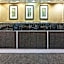 La Quinta Inn & Suites by Wyndham Houston Hobby Airport