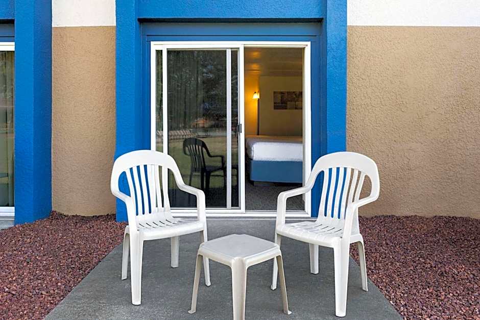 AmericInn by Wyndham La Crosse Riverfront-Conference Center