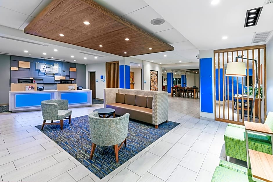 Holiday Inn Express & Suites Junction, an IHG Hotel