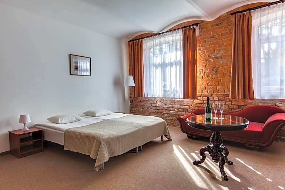 Janne Hotel with Self Check-in
