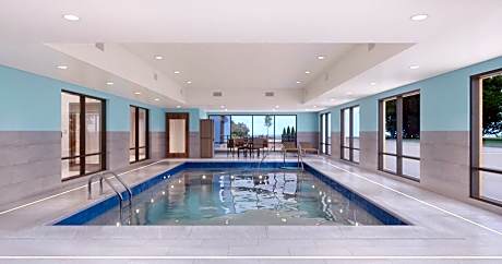 HOLIDAY INN EXPRESS AND SUITES Avon Indianapolis by IHG
