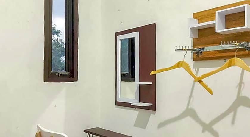 RedDoorz Syariah near Alun Alun Kajen