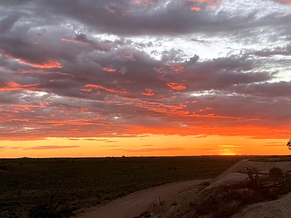 White Cliffs Underground Motel