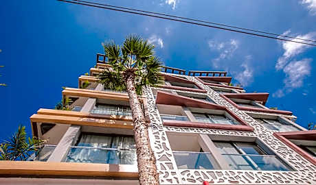 DownTown Hotel By New Art