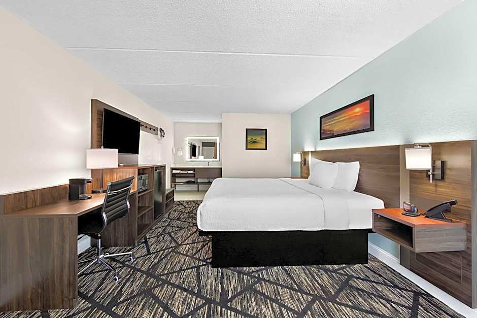 Clarion Inn & Suites near the Leconte Center Pigeon Forge