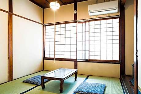 San Japanese Style Room with Shared Bathroom