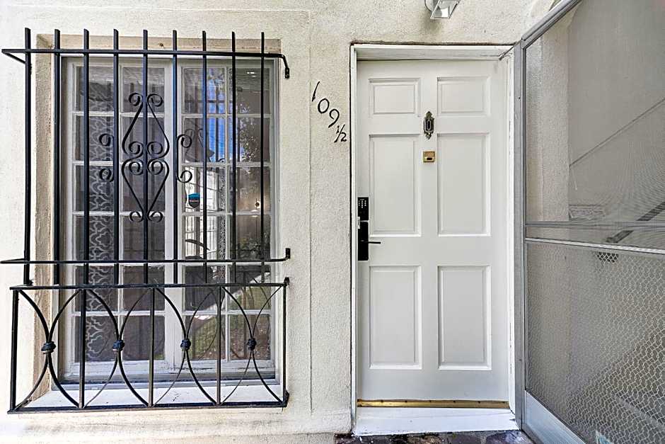 Beverly Hills Stylish & Central 1 BR Apt + Parking